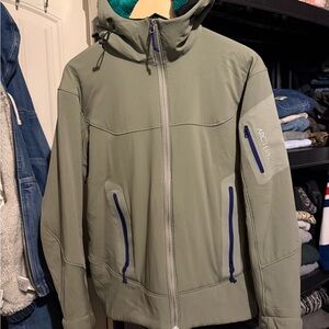 Arc'teryx Olive Hyllus Hoody